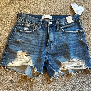 Abercrombie Mid Rise Boyfriend Short